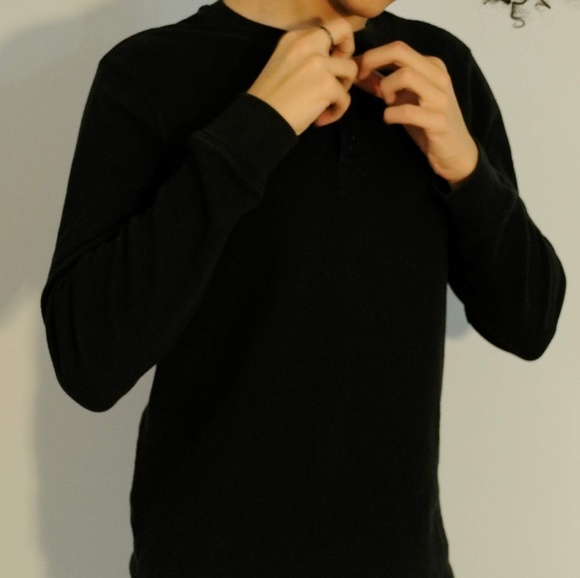 ¤ Henley ¤ - Picture 4 of 7